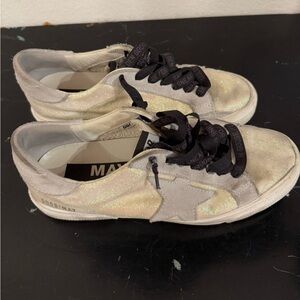 Golden Goose Sneakers